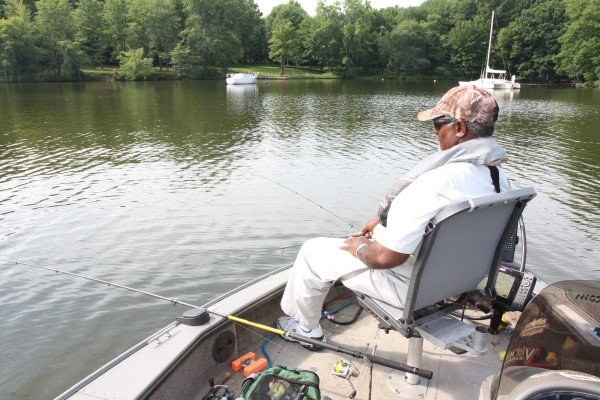 Hang gliding isn’t difficult, but boat control is important. Ken Smith is fishing Pymatuning.